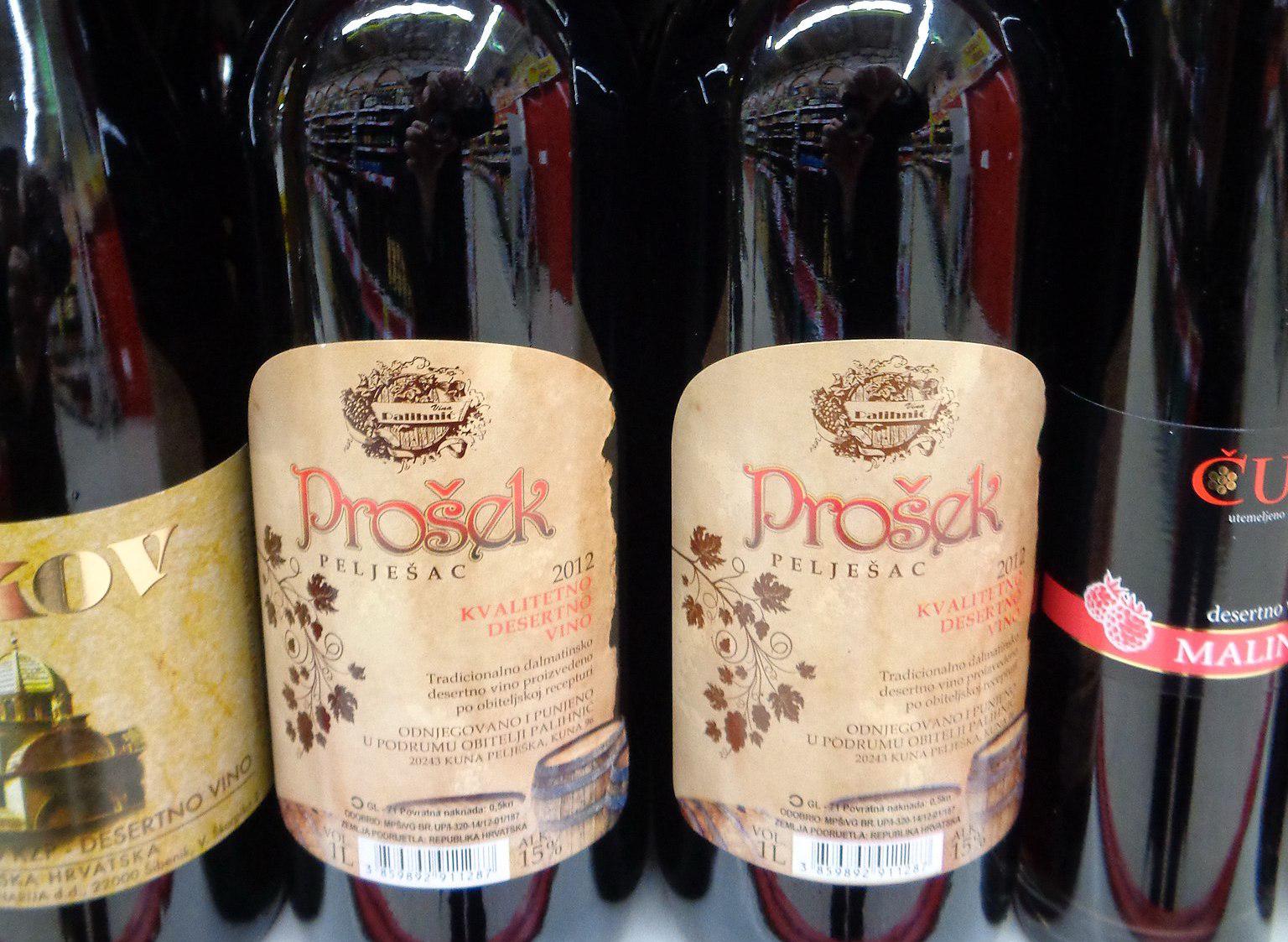 La Croazia brinda con il Prošek, ira nelle cantine del Friuli Venezia Giulia