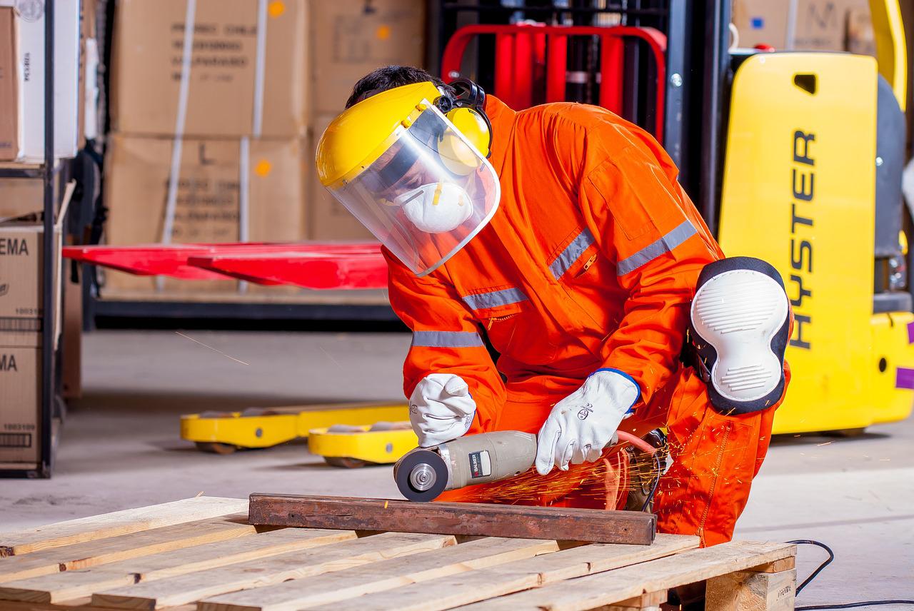 Copertina per Lavoro in ripresa a Gorizia, dimezzate le ore di cassa integrazione