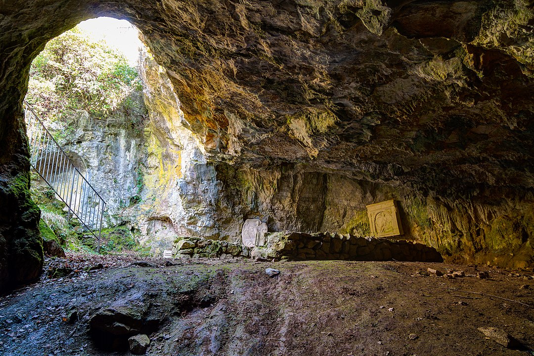 Immagine per Duino, parte il tavolo per ripulire le grotte con gli speleologi 