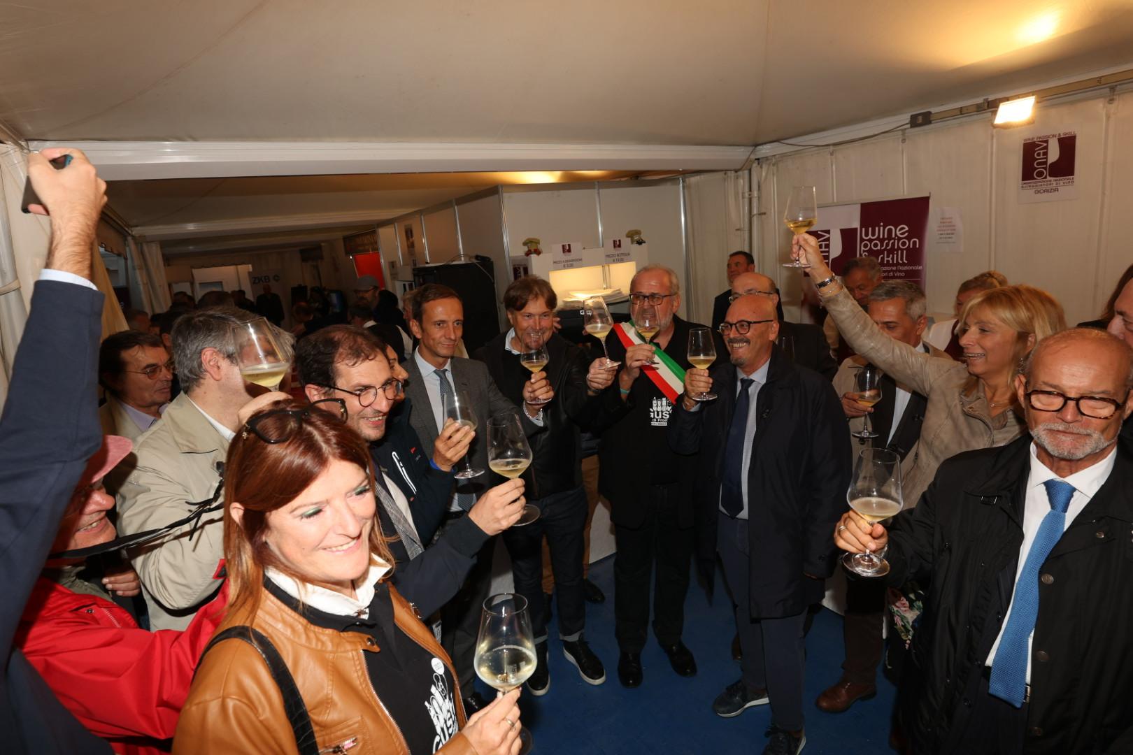 Copertina per Gusti riparte e sfida il meteo, «cibo nostro miglior ambasciatore»