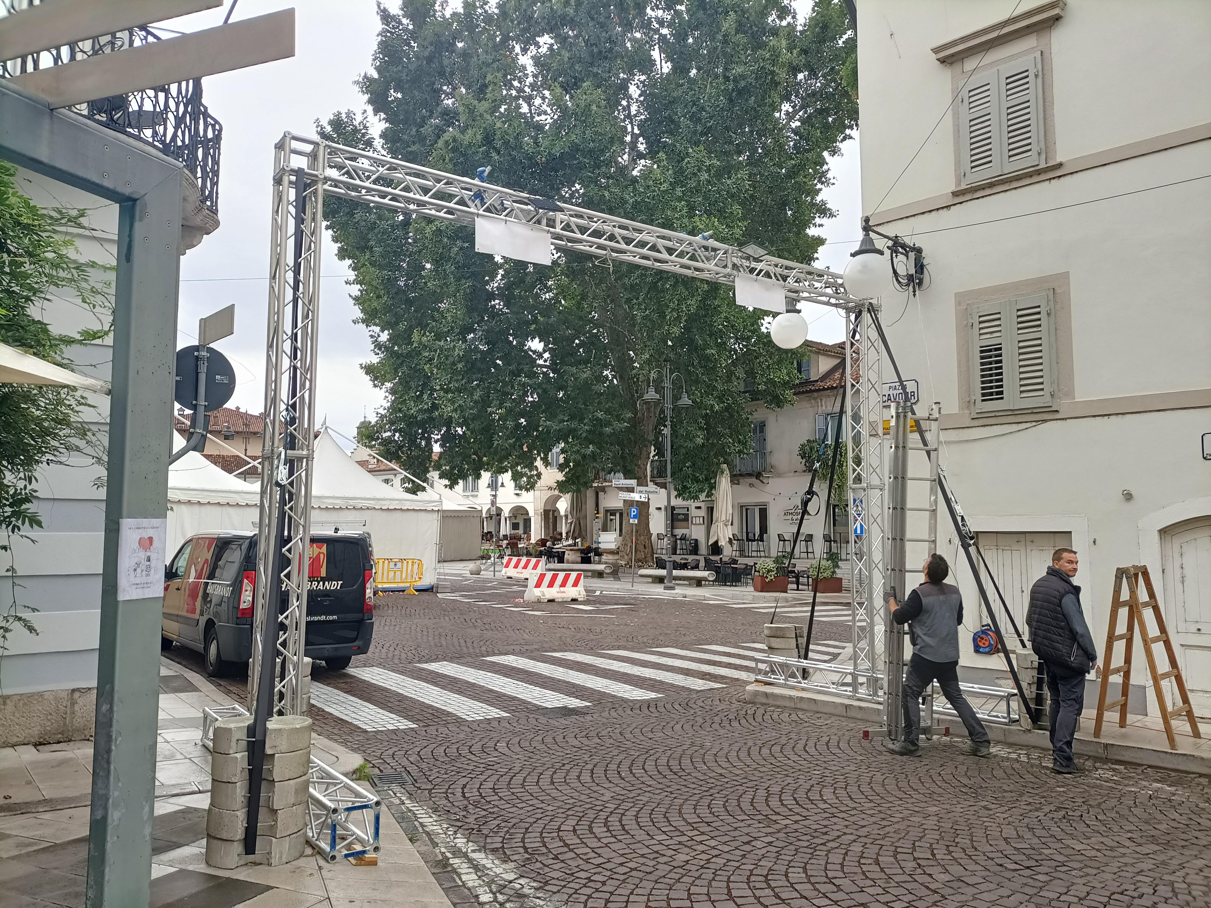 Copertina per Incognita meteo sull'apertura di Gusti, due miss sul palco a Gorizia