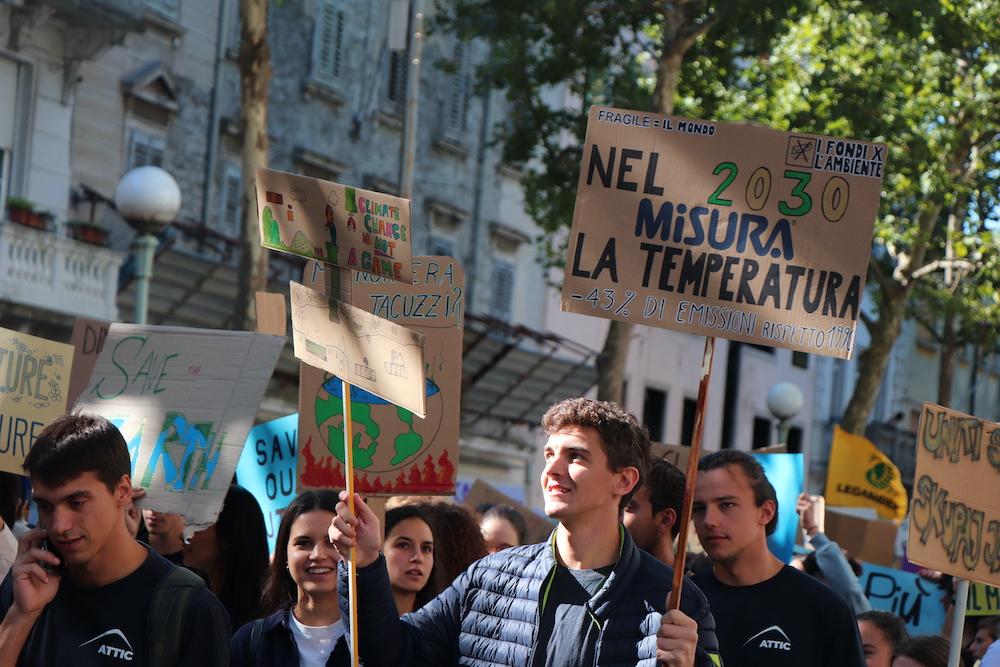 Immagine per Caso Siot, la rabbia dei Fff: «Basta fossile, così ci state uccidendo»