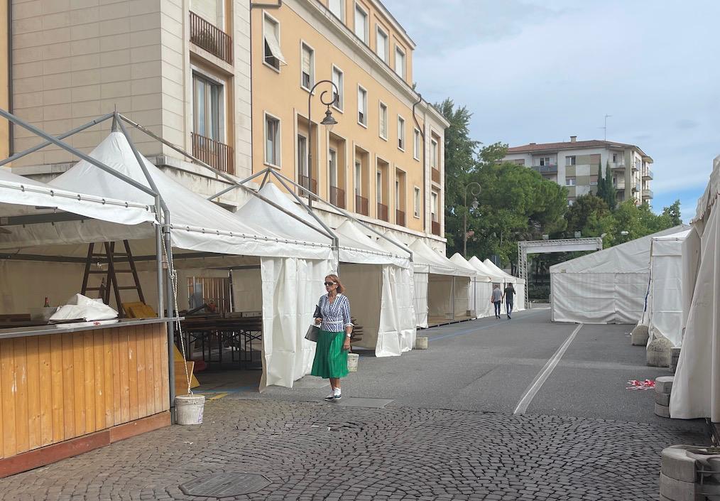Immagine per Inizia l'allestimento degli stand di Gusti, strade chiuse a Gorizia