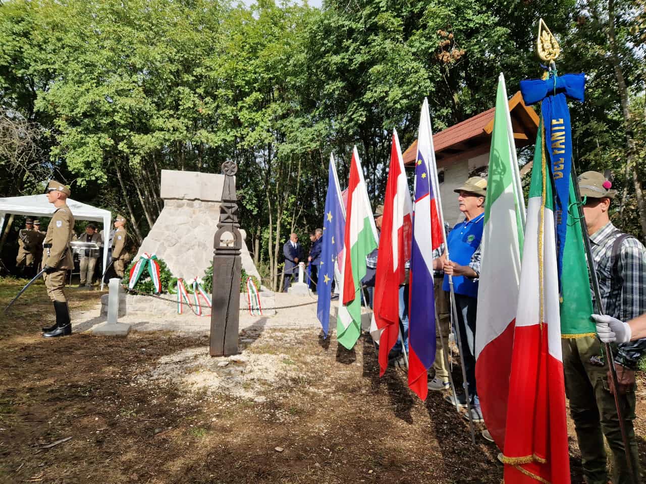 Immagine per La memoria davanti al monumento dell'Honvéd, soldati ricordati a Peteano