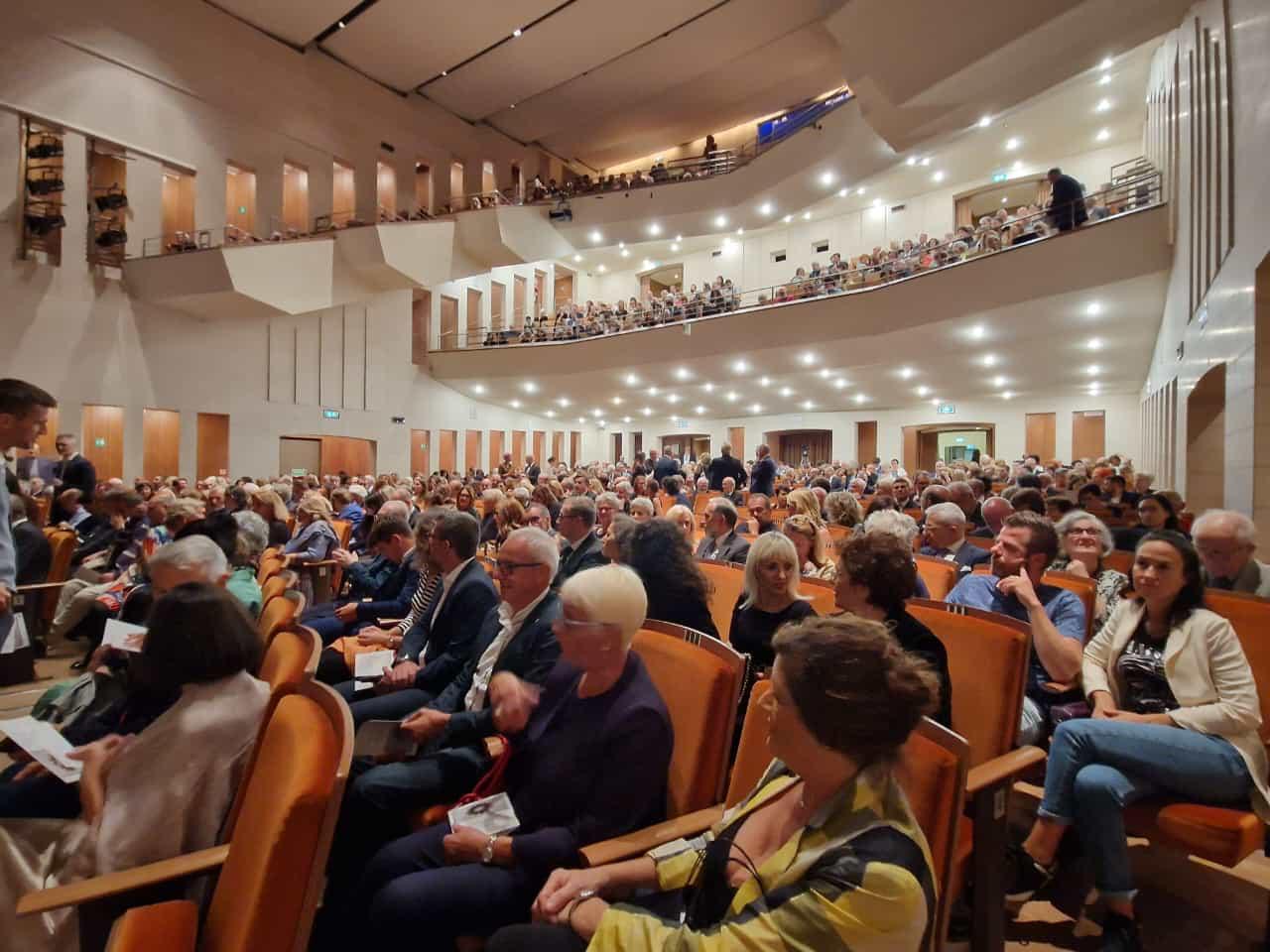 Immagine per La musica dei violoncelli incanta Gorizia, Verdi gremito per la Berliner