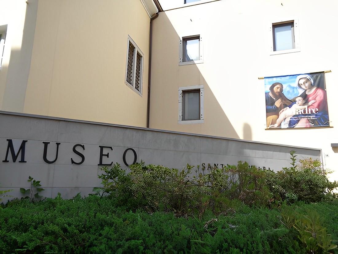 Legno e pietra diventano arte, una grande mostra arriva a Gorizia