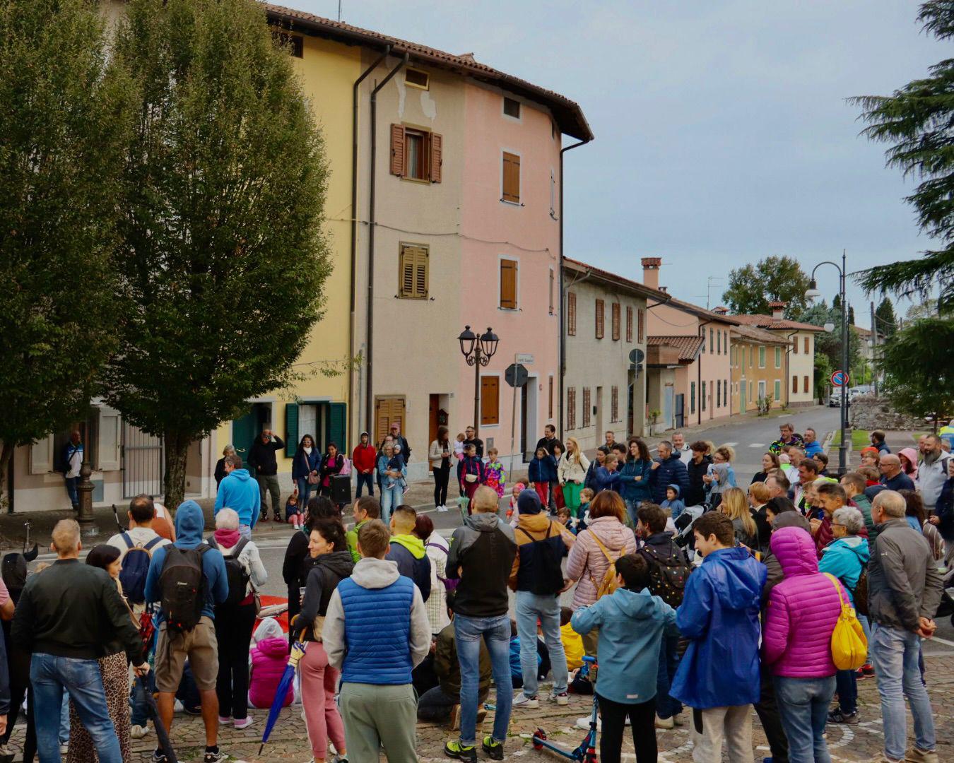 Copertina per Gusto e artisti di strada colorano Farra, contate 2mila presenze nel weekend