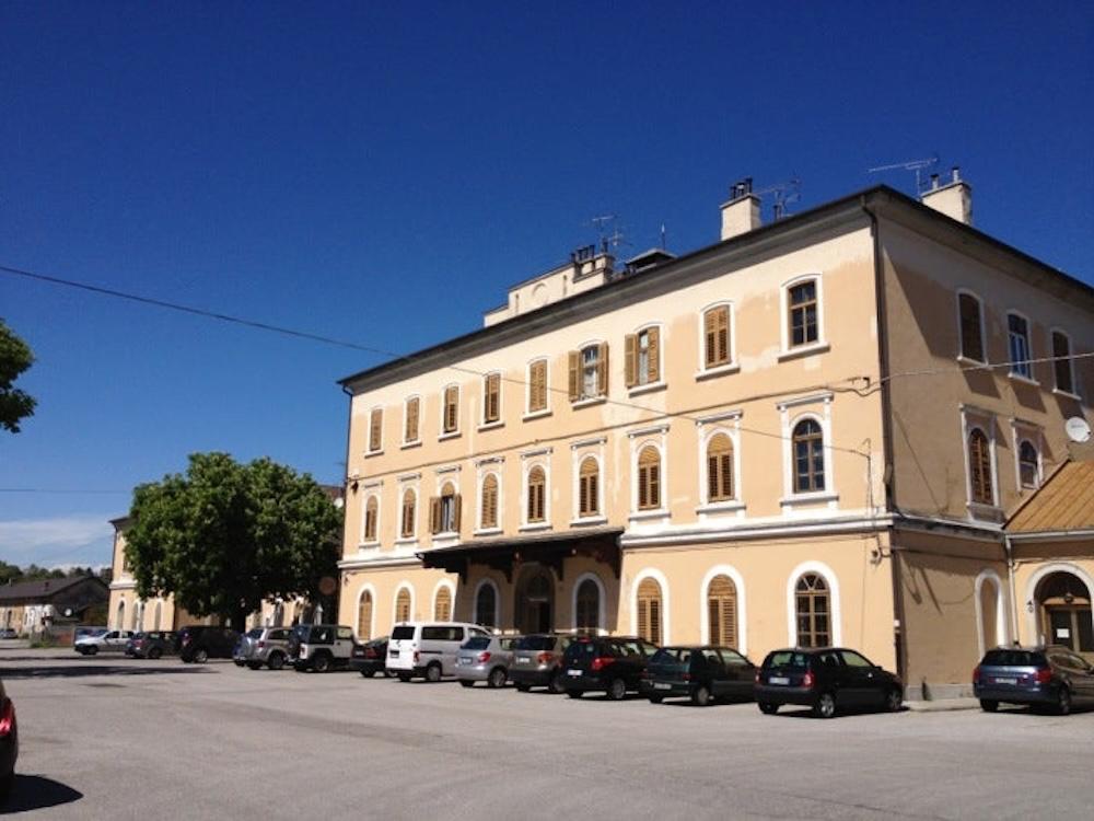 Copertina per Rfi non risponde su lavori ad Aurisina Stazione, il caso finisce in Parlamento